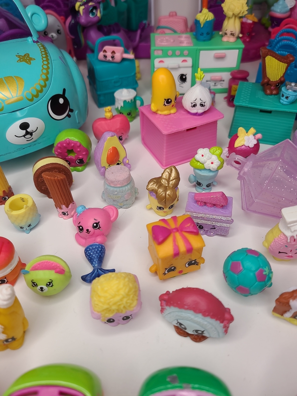 Large Shopkins Bundle Houses Cars & 120+ Figures - Picture 13 of 16